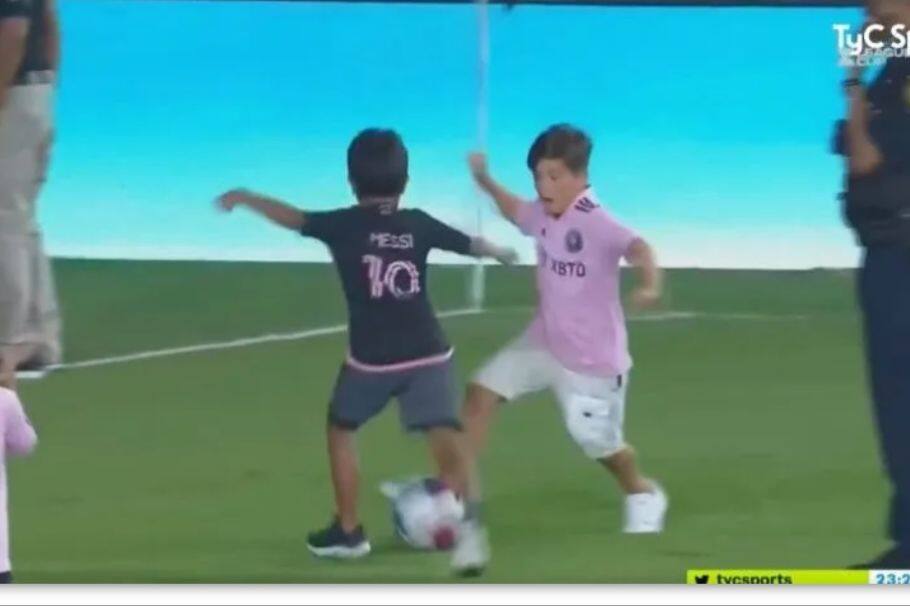 El hijo mayor de Messi tiene talento con la pelota.