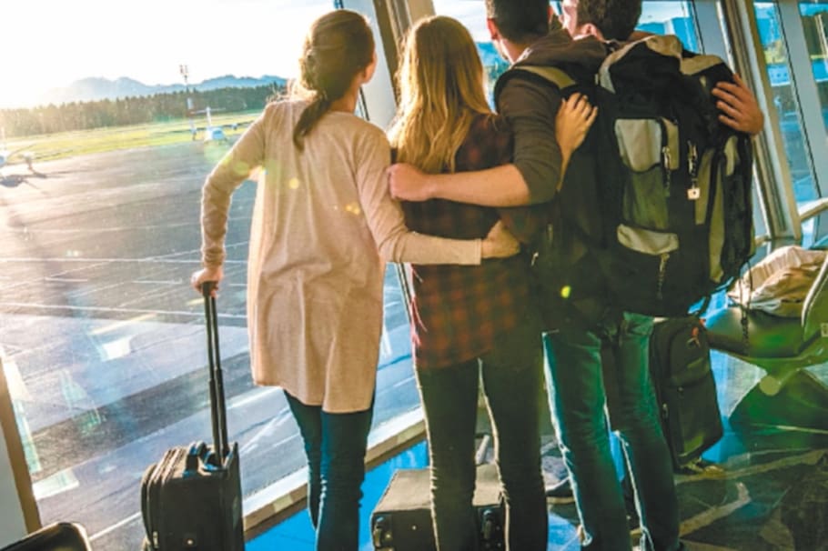 La industria de la moda ha ido cambiando sus enfoques y hoy en día, su foco de moda también está en las mujeres viajeras.