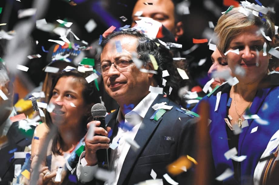 Desde agosto de 2024, el Consejo Nacional Electoral lo investigaba por supuestas irregularidades en la financiación de su campaña presidencial.