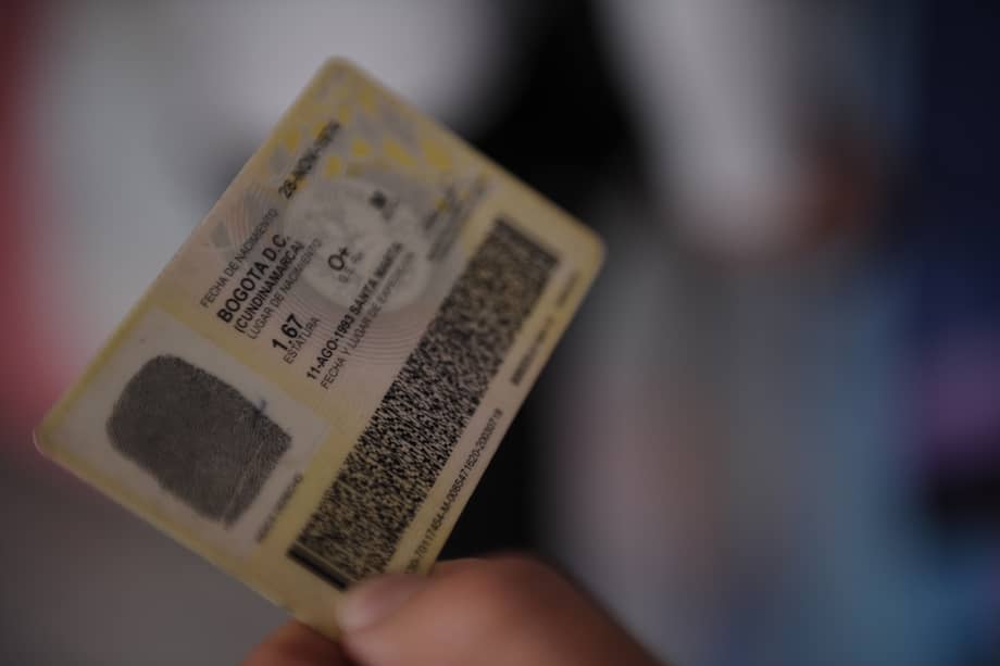 Antes de este reajuste, la Registraduría ya había entregado 384 cédulas físicas con la categoría no binaria y siete con la categoría trans.