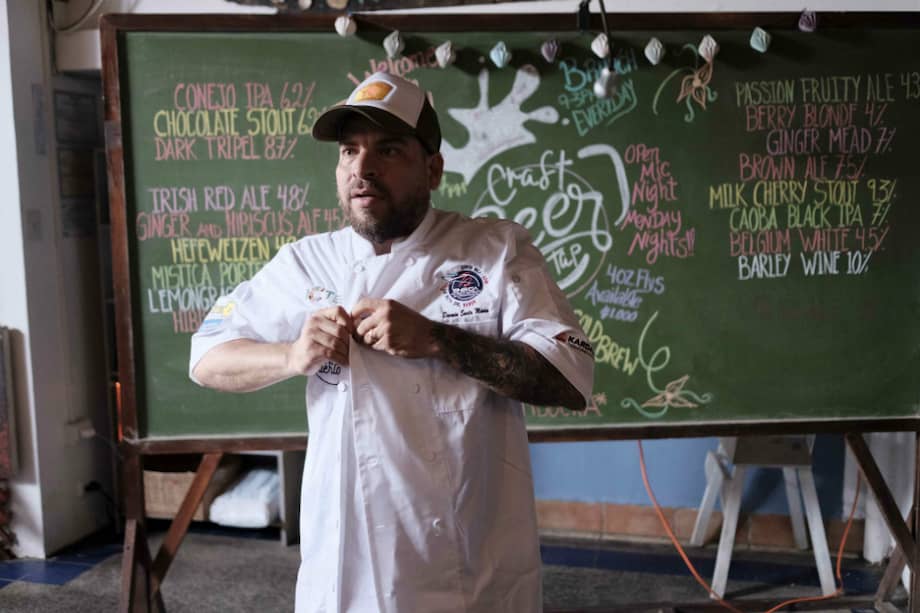 El chef peruano Darwin Santa María fue uno de los participantes del evento gastronómico "La Ruta del Sabor" en Puntarenas, Costa Rica. / EFE