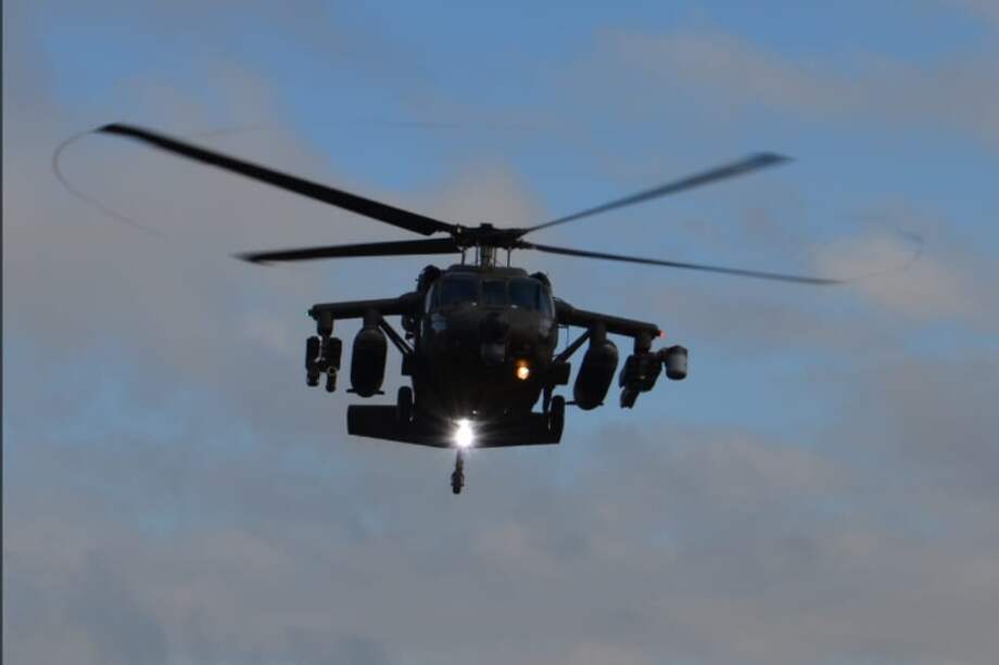 El helicóptero desapareció mientras se desplazaba hacia la base de la Fuerza Aérea en Madrid, Cundinamarca. / Tomada de @FuerzaAereaCol/Imagen de referencia