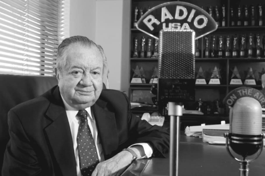 Julio E. Sánchez Vanegas, padre del también periodista Julio Sánchez Cristo, murió en la tarde del 26 de enero. Te contamos.