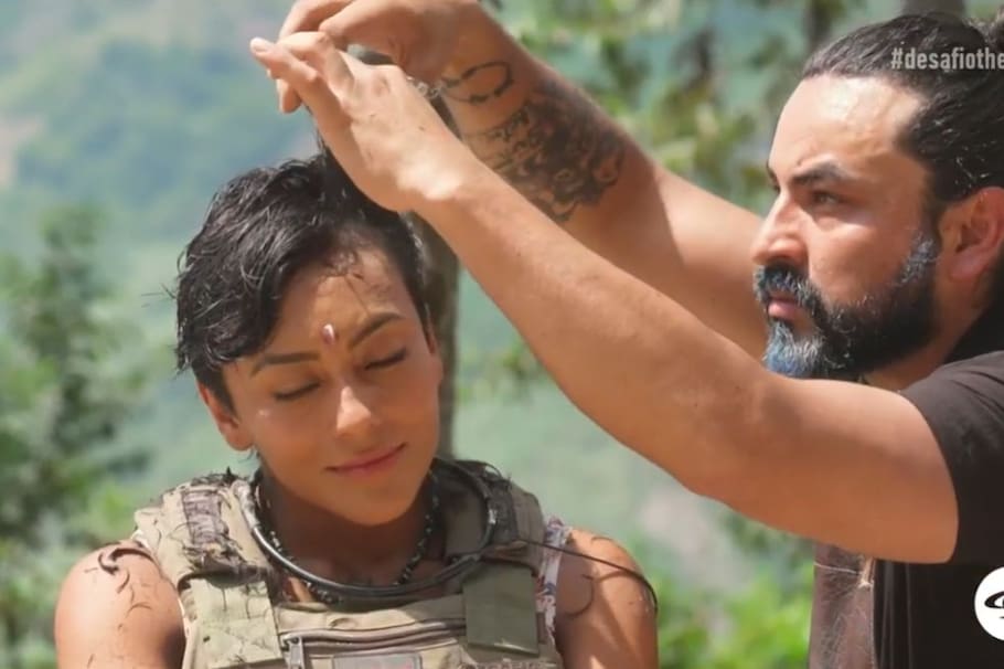 Gema, participante de ‘El Desafío The Box’, causó una nueva polémica por el ritual que realizó después de raparse.