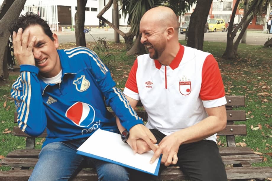 José Richard Gallego disfruta de los partidos de su equipo, Millonarios, gracias a su intérprete César Daza seguidor de Santa Fe. / Mauricio Alvarado - #GalaxyS8