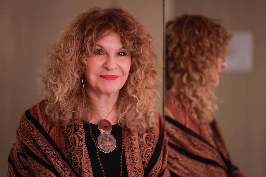 Fotografía del 11 de mayo de 2025 de la escritora nicaragüense Gioconda Belli posando durante una entrevista en Buenos Aires (Argentina).
