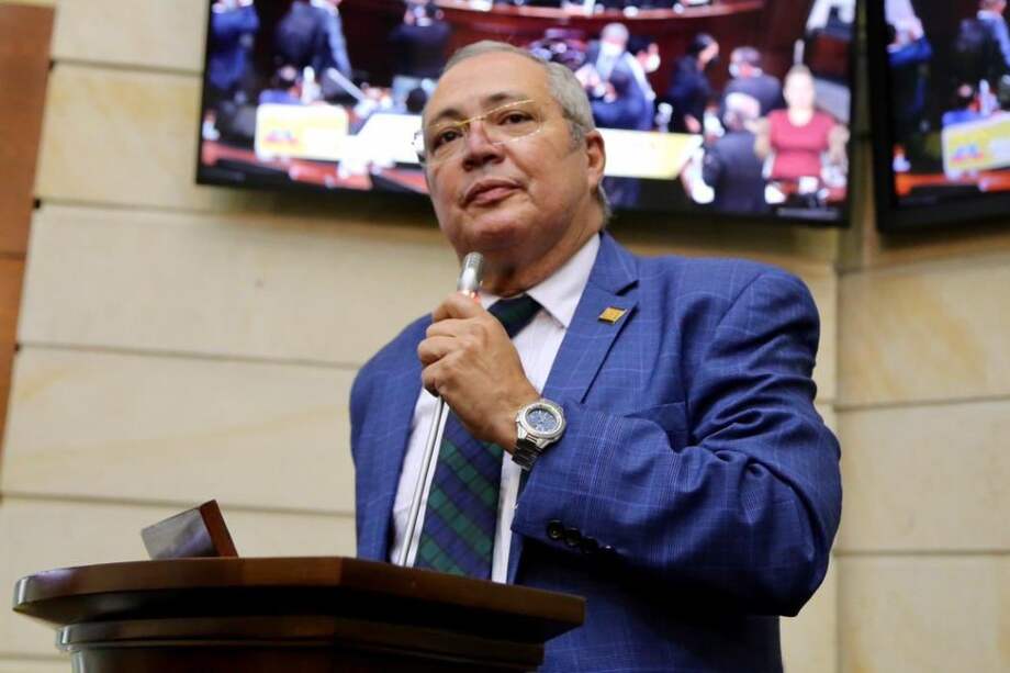 El senador Iván Name, de la Alianza Verde, busca ser reelegido en el próximo Congreso.