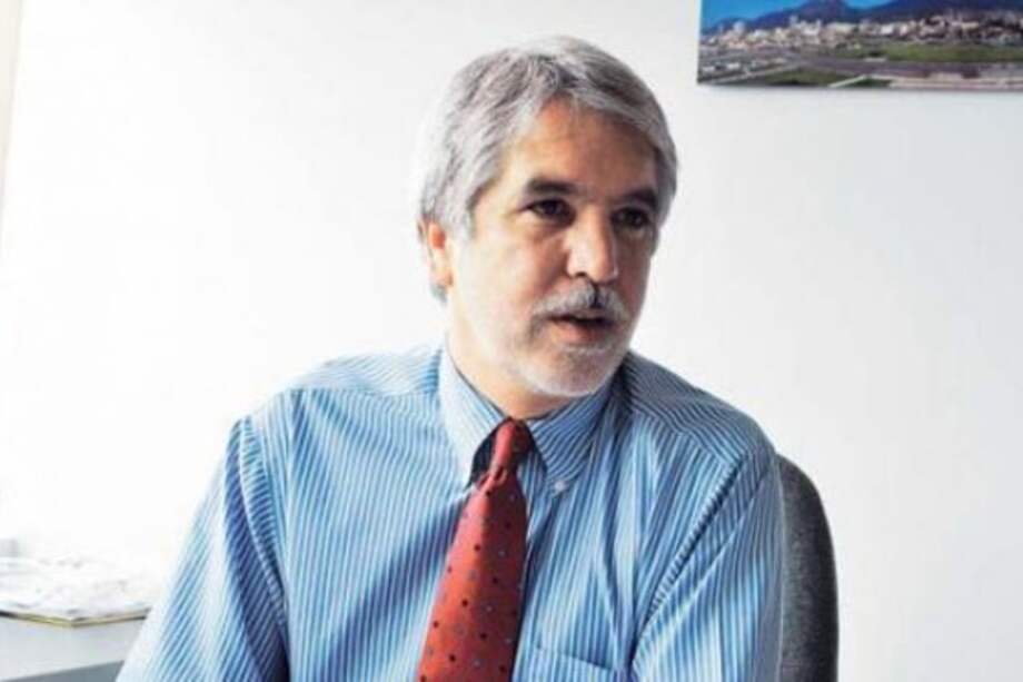 Peñalosa sugiere que TransMilenio es una especie de metro