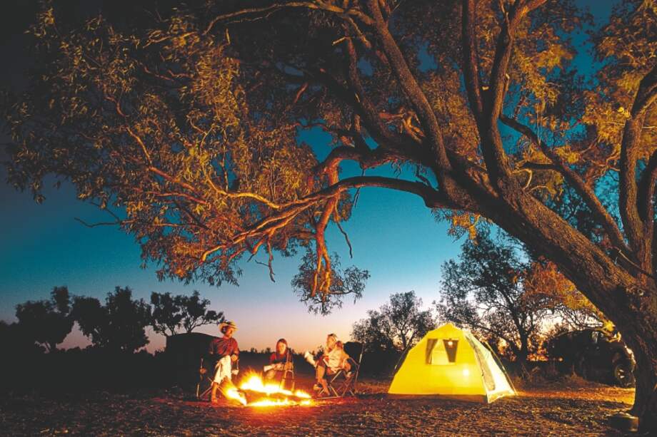 El 2023 será el año para aprender sobre supervivencia en vacaciones, según Booking.com.