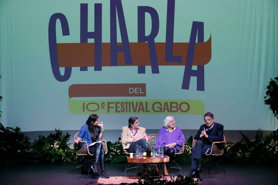 La presentadora colombiana Vanessa de la Torre, el escritor colombiano Gonzalo Mallarino, la periodista chilena Mónica González y el escritor nicaragüense Sergio Ramírez participaron el 21 de octubre en el conversatorio "De cómo el realismo mágico dio un Nobel y cambió un continente", en el décimo Festival Gabo, en Bogotá (Colombia).