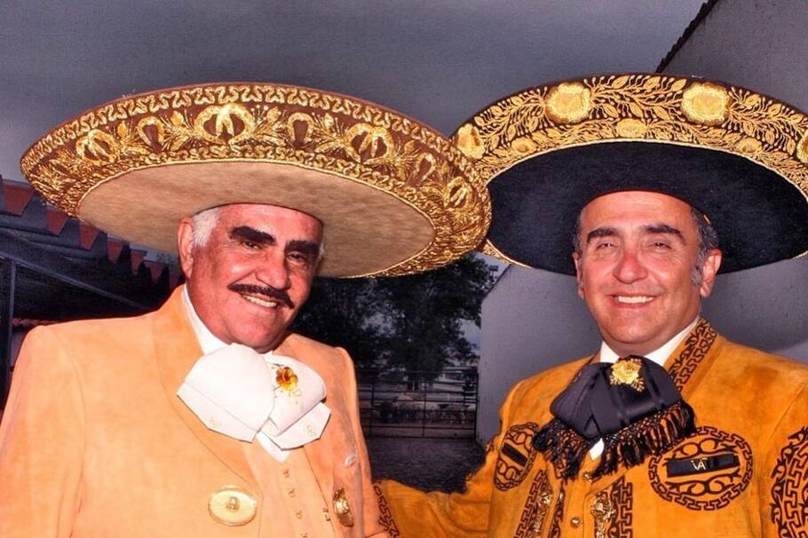 En los últimos minutos, Vicente Fernández Jr. habló del estado de salud actual de su padre, el ídolo mexicano quien lleva varios meses hospitalizado.