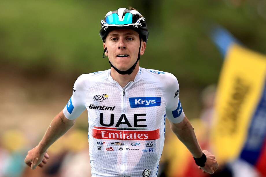 Tadej Pogacar cruzó en solitario la meta en la sexta etapa del Tour de Francia tras dejar en el camino a Jonas Vingegaard, nuevo líder de la carrera.