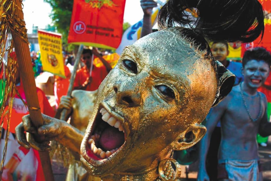 El Carnaval de Barranquilla fue declarado por la UNESCO "Patrimonio Oral e Inmaterial de la Humanidad". Dice Jaime Abello: “Quien lo vive, o sea quien lo desfila, quien lo baila, es quien en realidad lo puede gozar y comprender a fondo”.