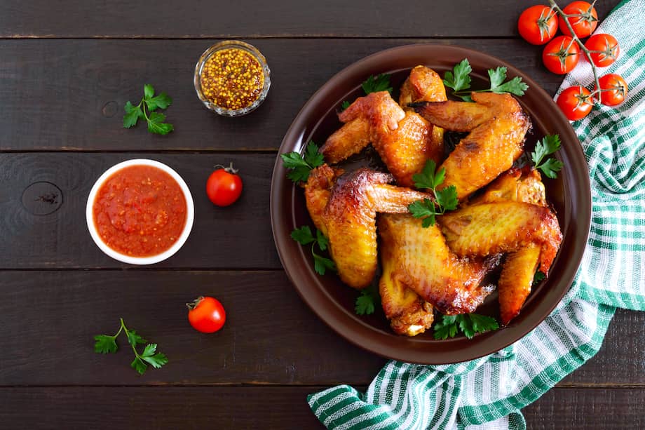 Estas alitas de pollo puedes saborearlas también con miel mostaza.