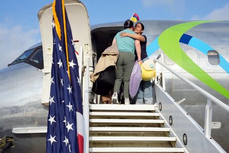 Empiezan las “autodeportaciones”: 26 colombianos ya usaron el programa de Trump