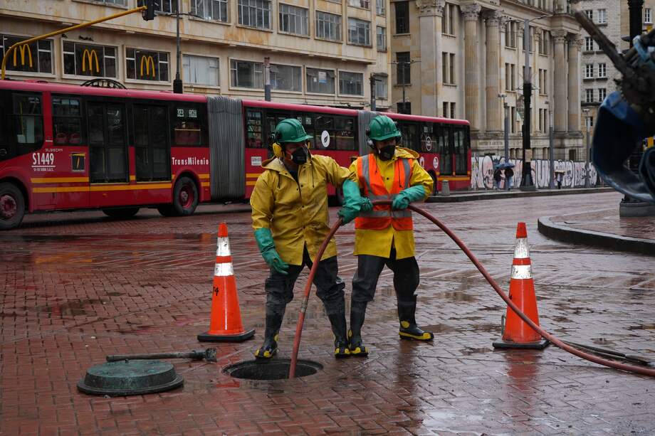 Habrá operativos que incluyen el sondeo de tuberías, sumideros y pozos del alcantarillado.