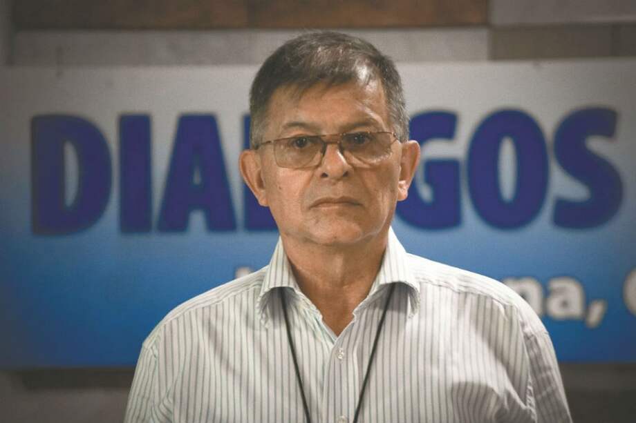 El llamado ‘canciller de las Farc’, ‘Rodrigo Granda’, uno de los negociadores de la guerrilla en La Habana, durante una de las declaraciones a la prensa. / AFP