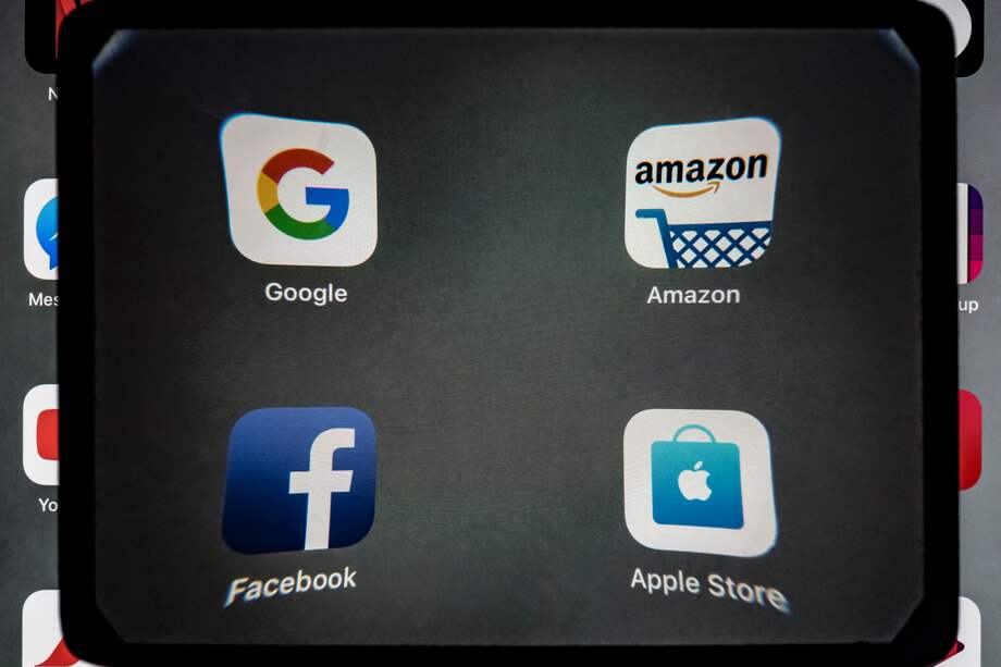 Los gigantes de internet conocidos como GAFA son Google, Apple, Facebook y Amazon. / AFP