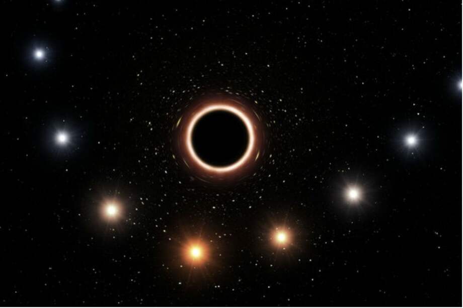 Ilustración de la trayectoria de la estrella S2 a medida que se acerca al agujero negro supermasivo del centro de la Vía Láctea. Cuando está muy cerca del agujero negro, el fuerte campo gravitatorio hace que el color de la estrella se desplace ligeramente hacia el rojo, un efecto de la teoría de la relatividad general de Einstein. (El gráfico se han exagerado tanto el efecto del color como el tamaño de los objetos para mayor claridad). / ESO/M. Kornmesser