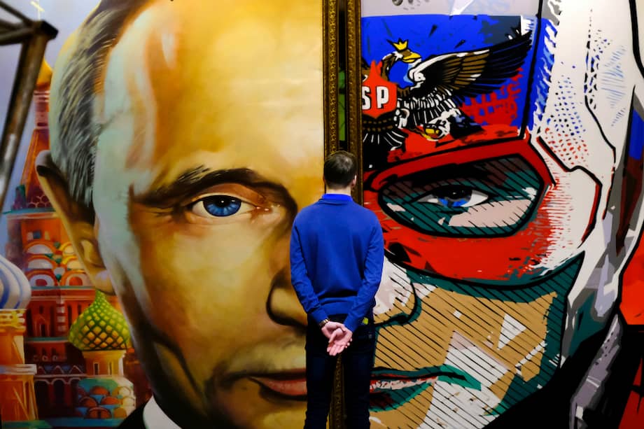 Foto de la exposición "SuperPutin". / AFP