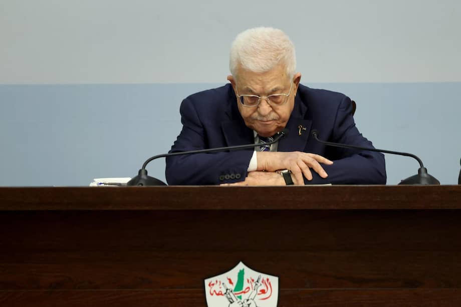 El presidente de la Autoridad Nacional Palestina, Mahmoud Abbas, asiste a la jornada inaugural del octavo congreso general de Fatah en Cisjordania.