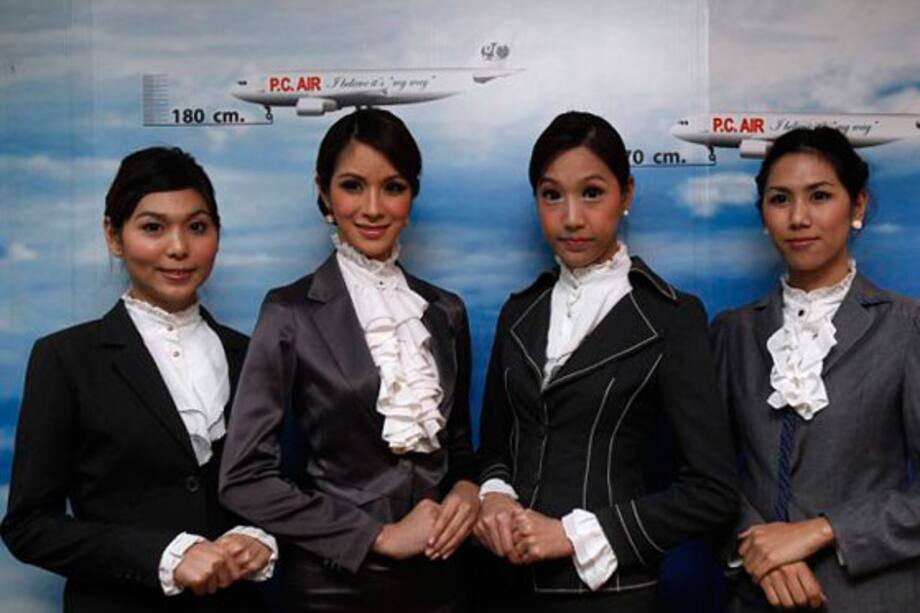 Primera tripulación con azafatas transexuales se estrena en Tailandia