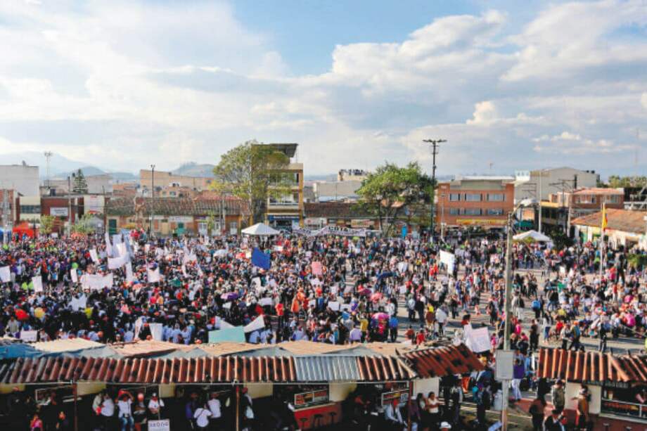 Hasta el momento, hay nueve peticiones en la plataforma sobre inclusión, medio ambiente, paz, entre otros temas. / EFE