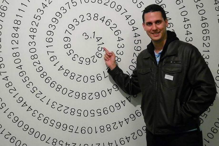 El calendario humano, el profesor que rompió dos récords de cálculo mental