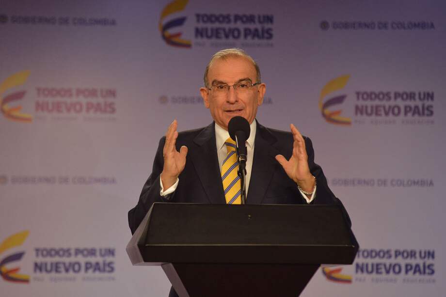 Humberto de la Calle aseguró que la Fuerza Pública seguirá combatiendo manifestaciones como la extorsión, el secuestro y el narcotráfico. /Presidencia