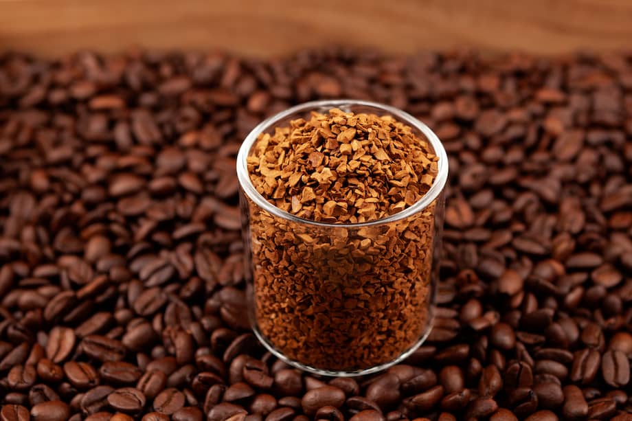 Café instantáneo, liofilizado o granulado, la gran diferencia está en el proceso: el calor abarata el instantáneo, el frío hace del liofilizado un café de mejor sabor.