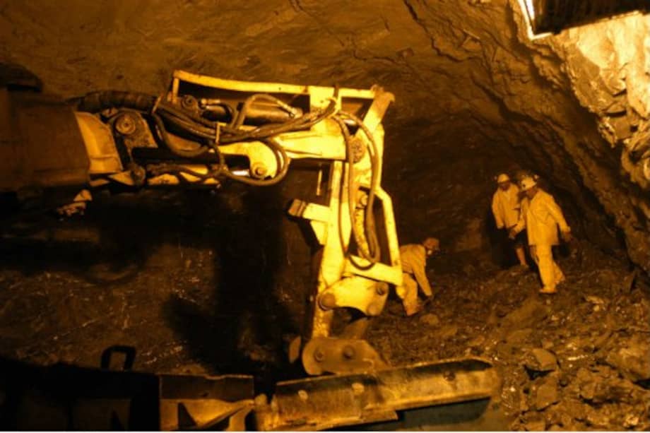 Defensoría pide fijar fecha límite para proyecto Túnel de la Línea