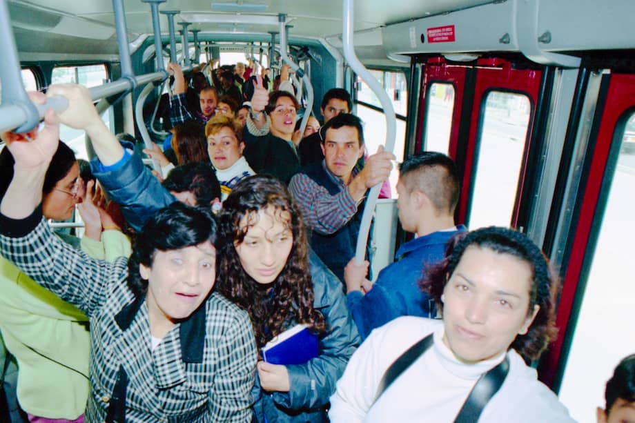 La troncal de la avenida Suba fue puesta en servicio el 29 de abril de 2006, después de varios meses de demora en puntos claves de la troncal como lo son el intercambiador Suba-NQS-Calle 80 y el Alto de la Virgen.