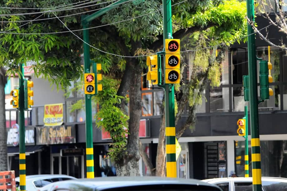 Solo el 35% de la red de semáforos estaría funcionando.