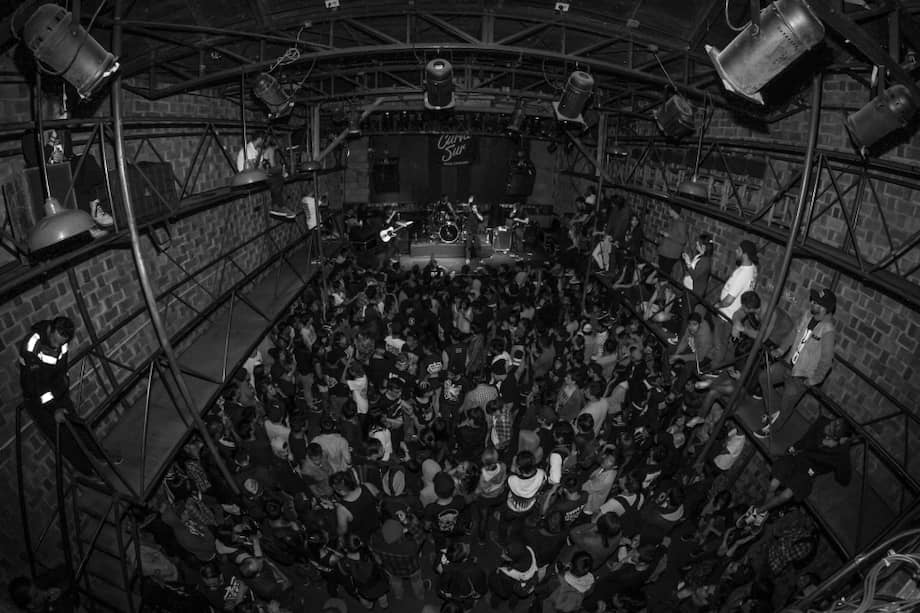 Concierto de la banda de hardcore venezolana Curva Sur, en el teatro La Mama. / Pablo Montaño