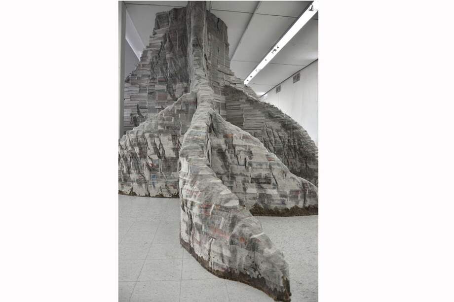 ‘Nómadas’, de Miler Lagos. Ceibas hechas de papel periódico. / Fernando Cruz Flórez