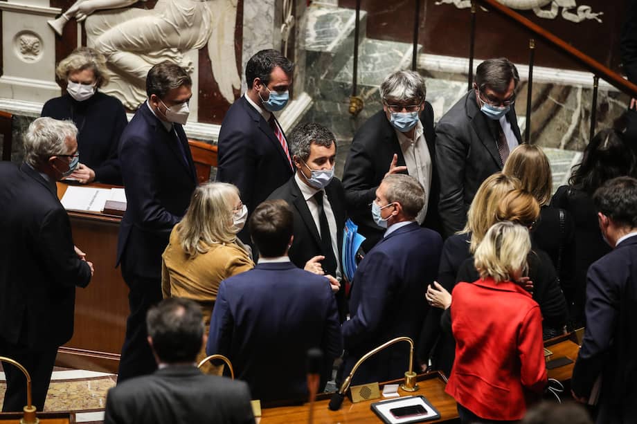 Los miembros del Parlamento francés aprobaron hoy una polémica reforma que otorga mayor poder a la policía.