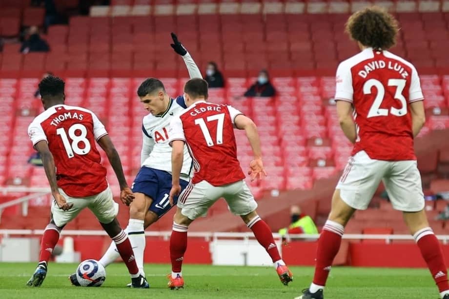 Érik Lamela anotó de rabona un golazo contra Arsenal.