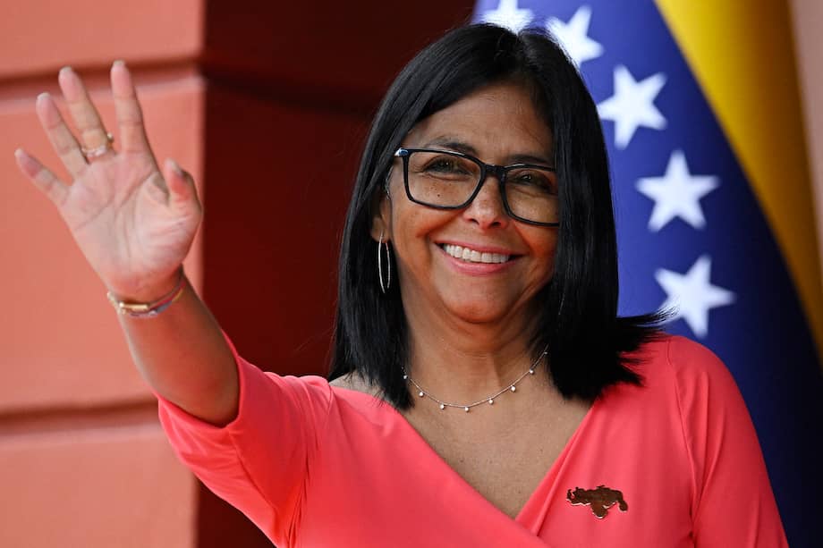 Un broche utilizado por Delcy Rodríguez en el que es representado el mapa de Venezuela incluyendo el territorio en litigio como parte de su geografía nacional desató la queja de Guyana.