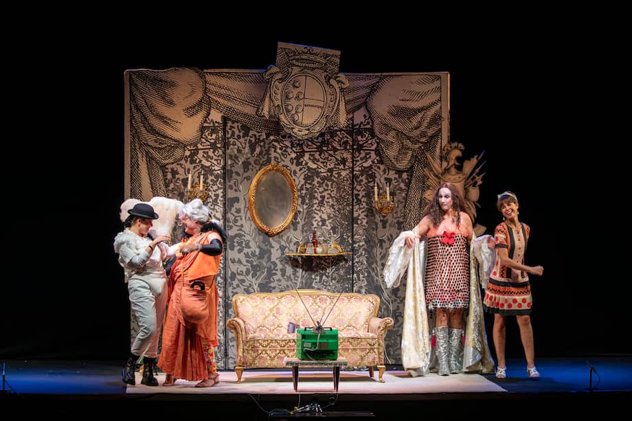 Ensayo general de la zarzuela El Vizconde, en la que también se interpreta Gato por Liebre. Ambas de Francisco Asenjo.