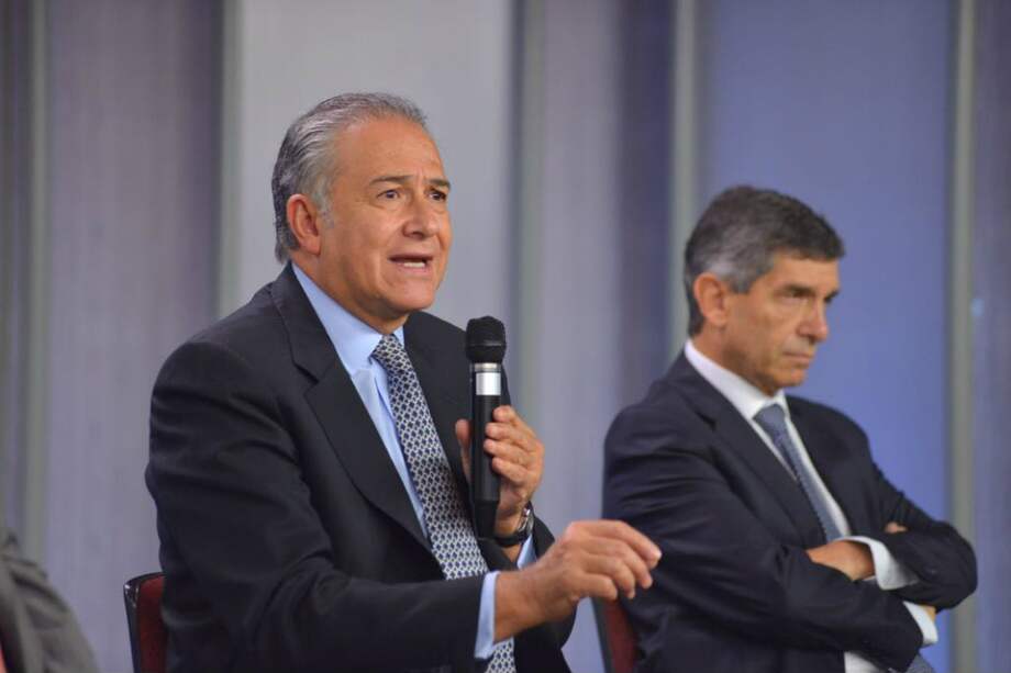 El general (r) Óscar Naranjo afirmó que el proyecto de sometimiento colectivo de bandas criminales no beneficiará las disidencias de las Farc. / Prensa Vicepresidencia de la República