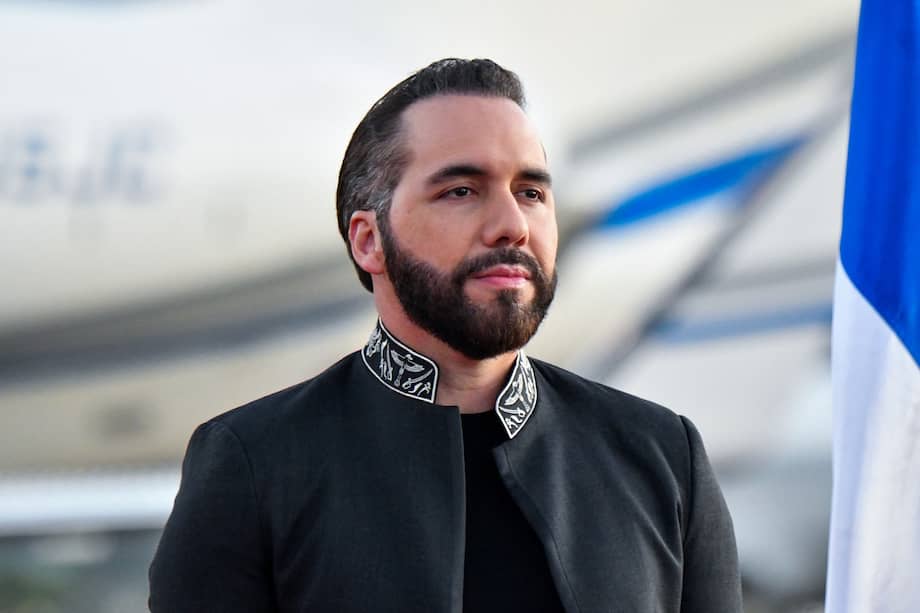 El presidente de El Salvador, Nayib Bukele, ha usado como bandera el régimen de excepción, argumentando que eso ha traído mayor seguridad al país. Organizaciones sociales y periodistas han denunciado desde hace años los abusos cometidos en medio de ello.