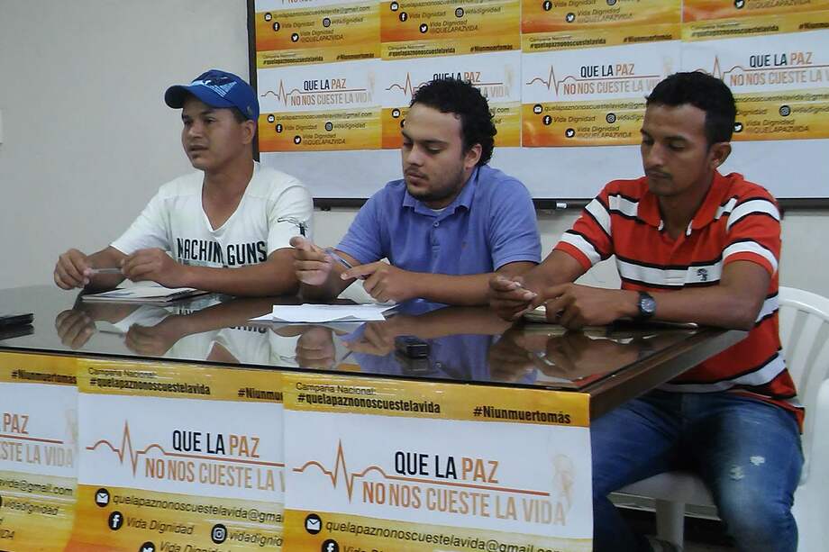 Paramilitares tienen bajo amenaza a campesinos de San José de Apartadó