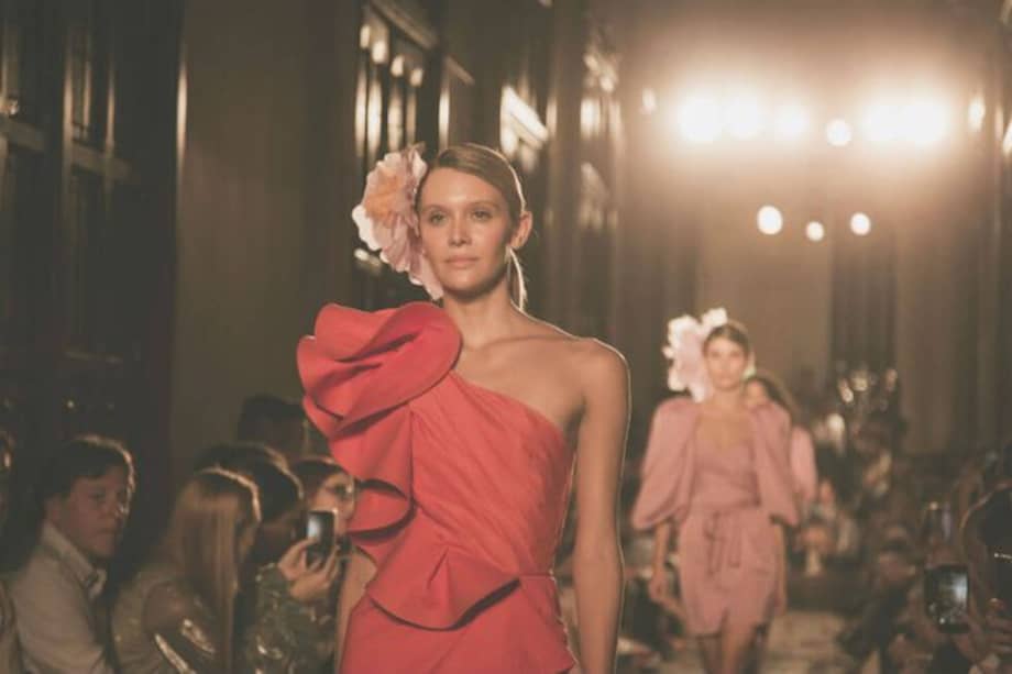 La moda vuelve a las pasarelas presenciales. Sin embargo, las puestas en escena digitales se conservan como formato disruptivo. / Inexmoda