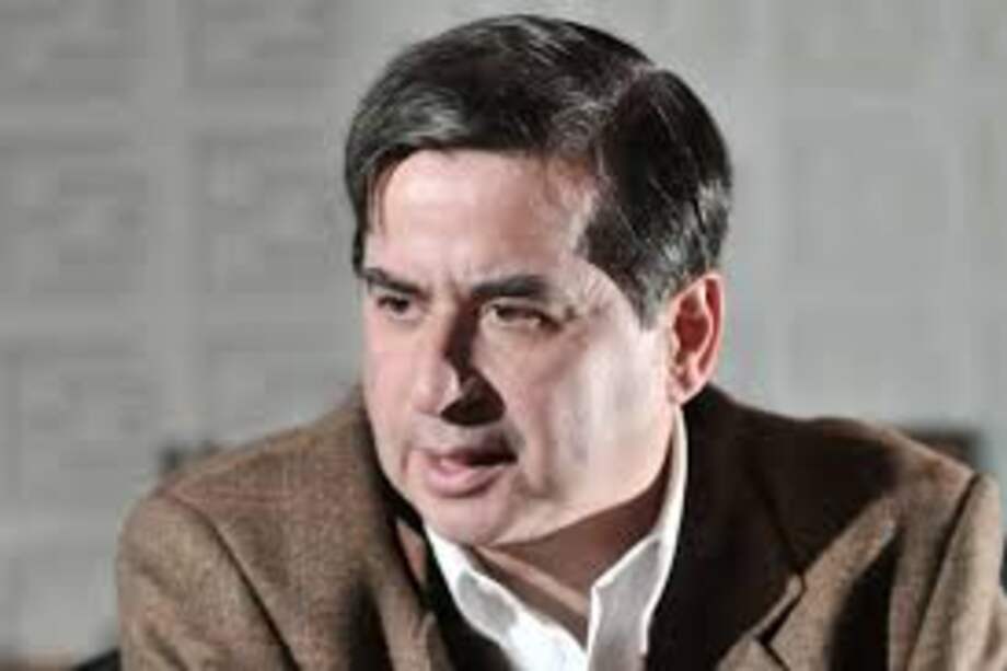 Ex guerrillero del ELN le pide perdón a Juan Fernando Cristo por haber asesinado a su padre