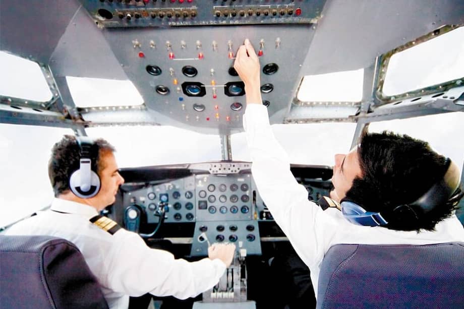Para ser piloto comercial en Colombia los requisitos son exigentes. El principal de ellos: horas de vuelo.