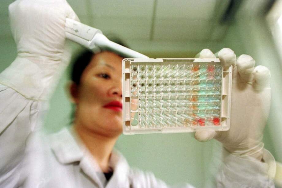 Reportan extraño caso de transmisión de VIH de mujer a mujer