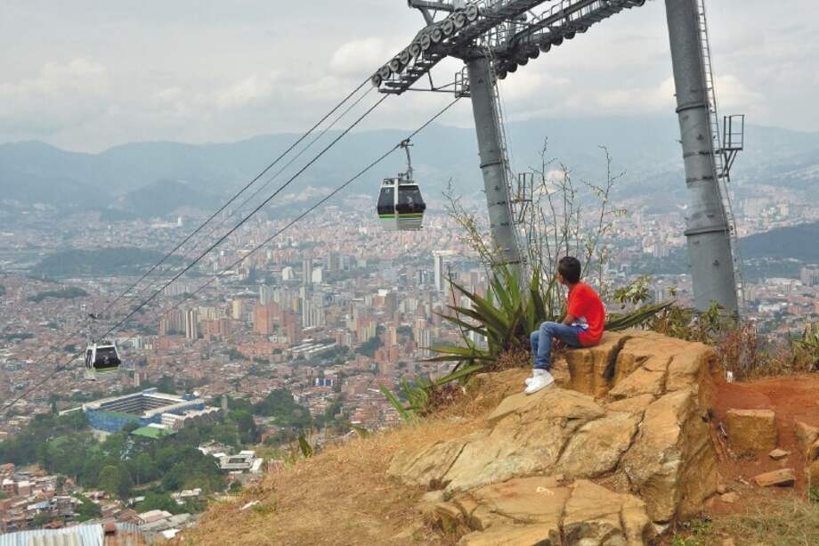 El metrocable desde la estación 13 de Noviembre. / Fotos: Luis Benavides