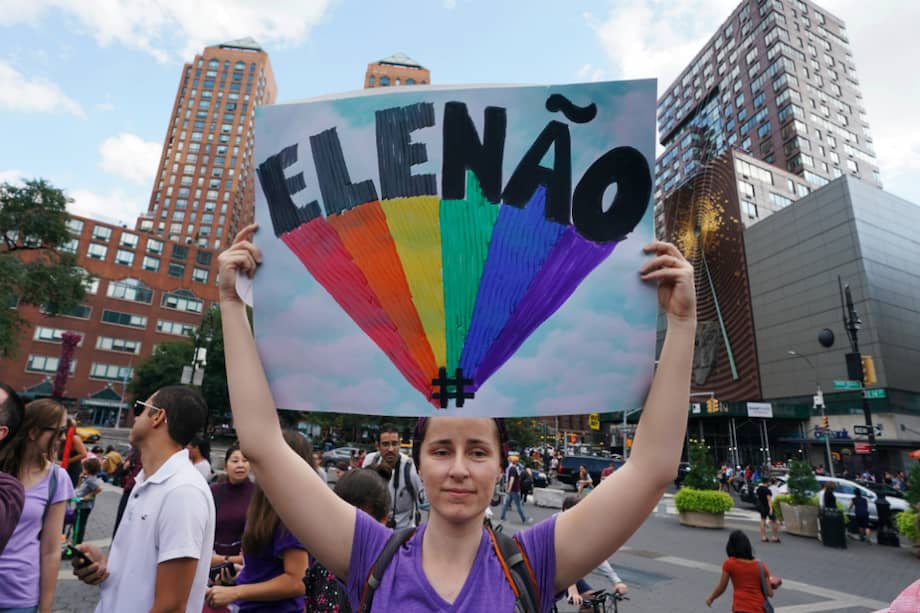 Jair Bolsonaro, está al frente de la carrera electoral con un 28 % de intención de voto, pero también con un elevado rechazo entre los electores, especialmente entre las mujeres. / AFP