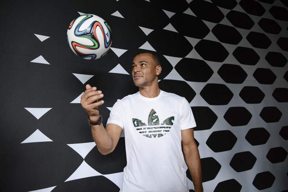 Cafú, el último capitán campeón de Brasil, tiene el récord de jugar tres finales mundiales consecutivas. / Adidas