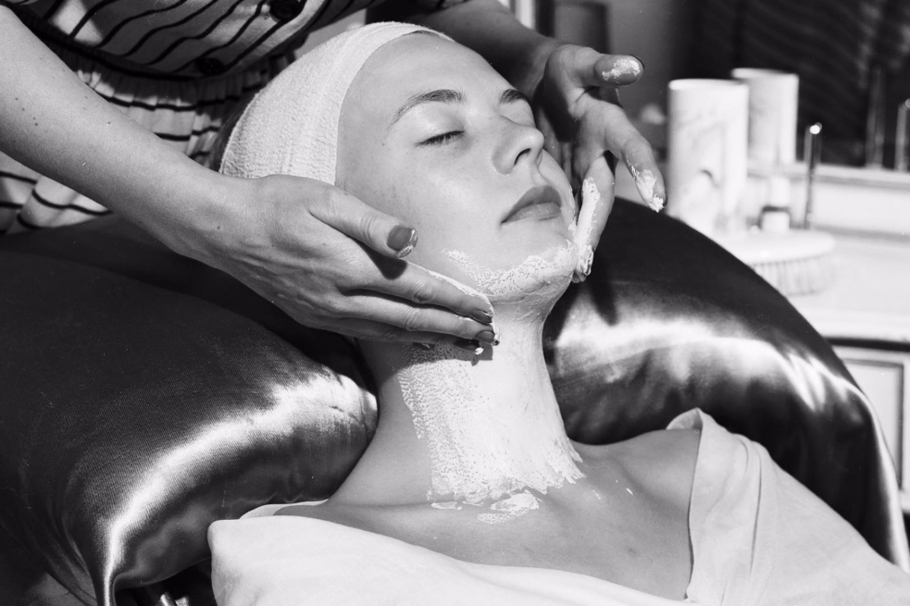 ¿Sabes que tu piel también sufre resaca en Navidad?